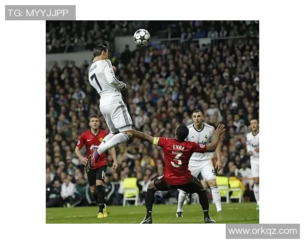 足球明星C罗精彩操作集锦展现超凡技艺与无与伦比的球场魅力